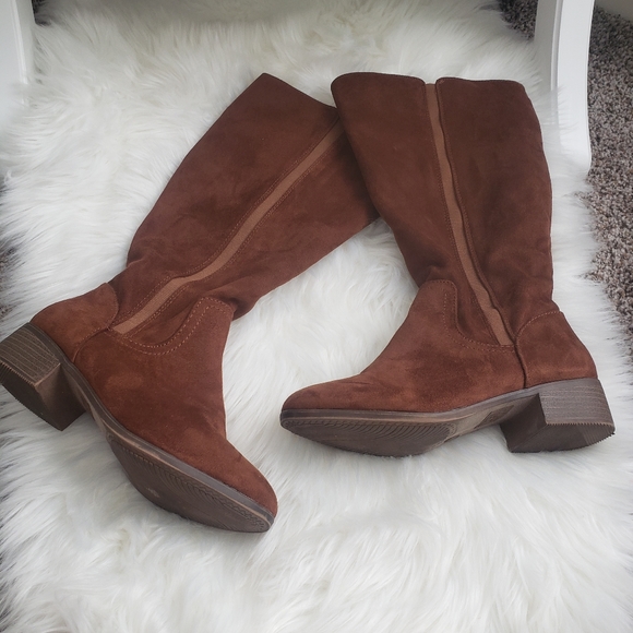 Time and Tru Shoes - Brown Boots